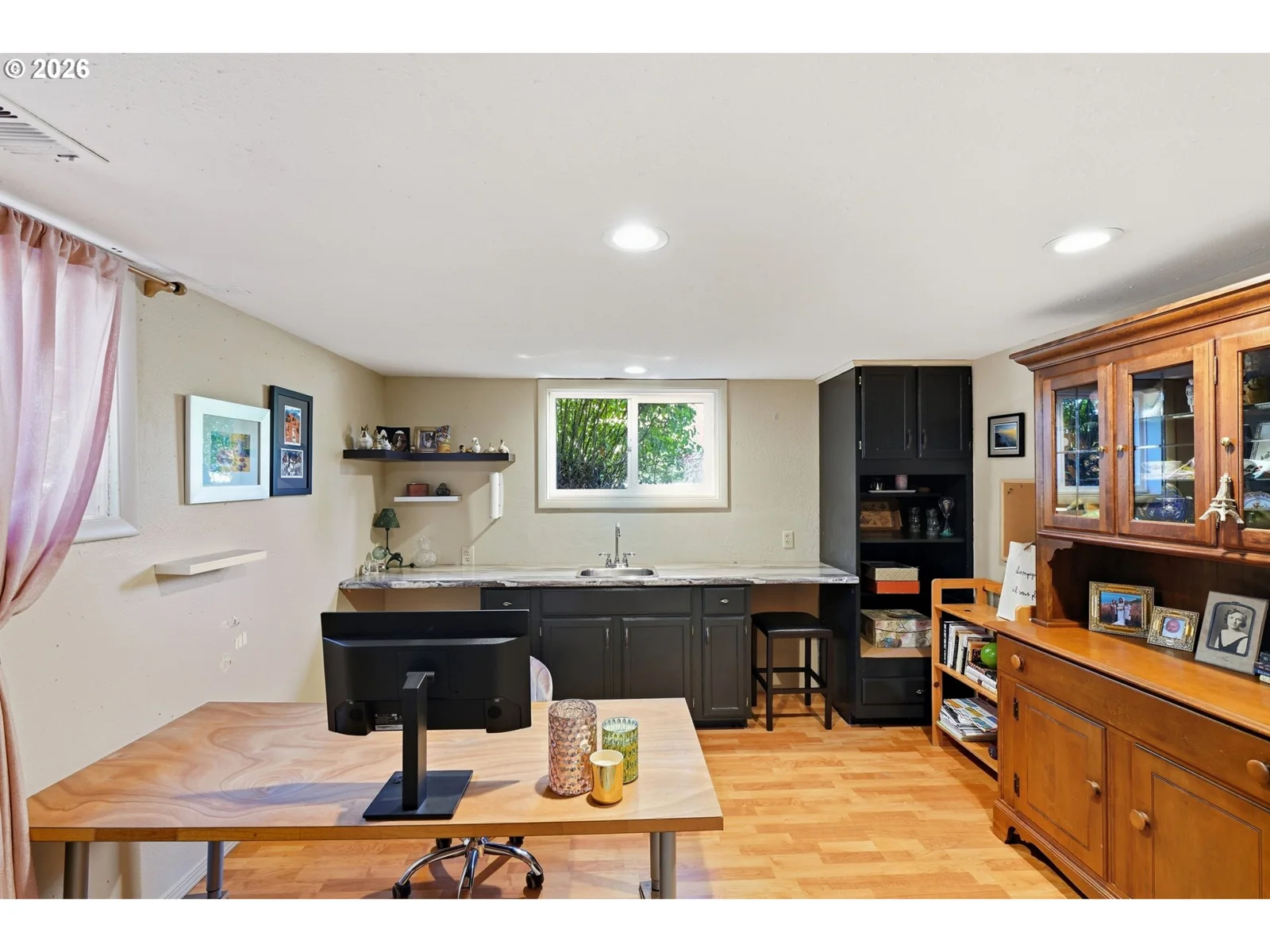 Office and flex space